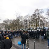 Buiten het stadion was een enorm aantal politieagenten op de been gebracht.