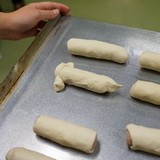 Een vreemde vorm voor een frikadellenbroodje.