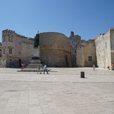 De oude stad van Otranto heeft hoge vestigingsmuren.