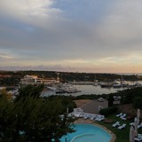 Uitzicht vanuit het hotel op de jachthaven.