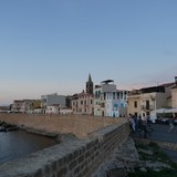 De wallen van het oude centrum in Alghero.