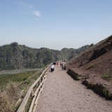 Op weg naar de top van de Vesuvius.