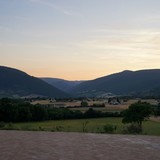 Uitzicht op de bergen vanuit het terras van de agriturismo.